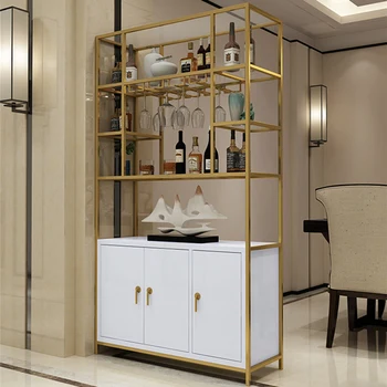 Винен шкаф с преграда в скандинавски стил, модерен минималистичен на входа на кабинета, вино кабинет на цялата стена в хола, вино багажник