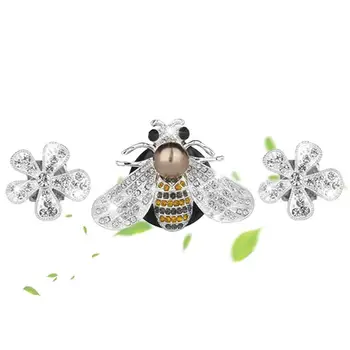 Пчелите Автомобилни Вентилационни Скоби Планински Кристал, Блестящ Ароматерапевтични Дифузор Издръжливи Автомобили Освежители За Въздух Пчелиное Украса На Кола Кола Вентилационна (Противовакуумна) Канална Декор